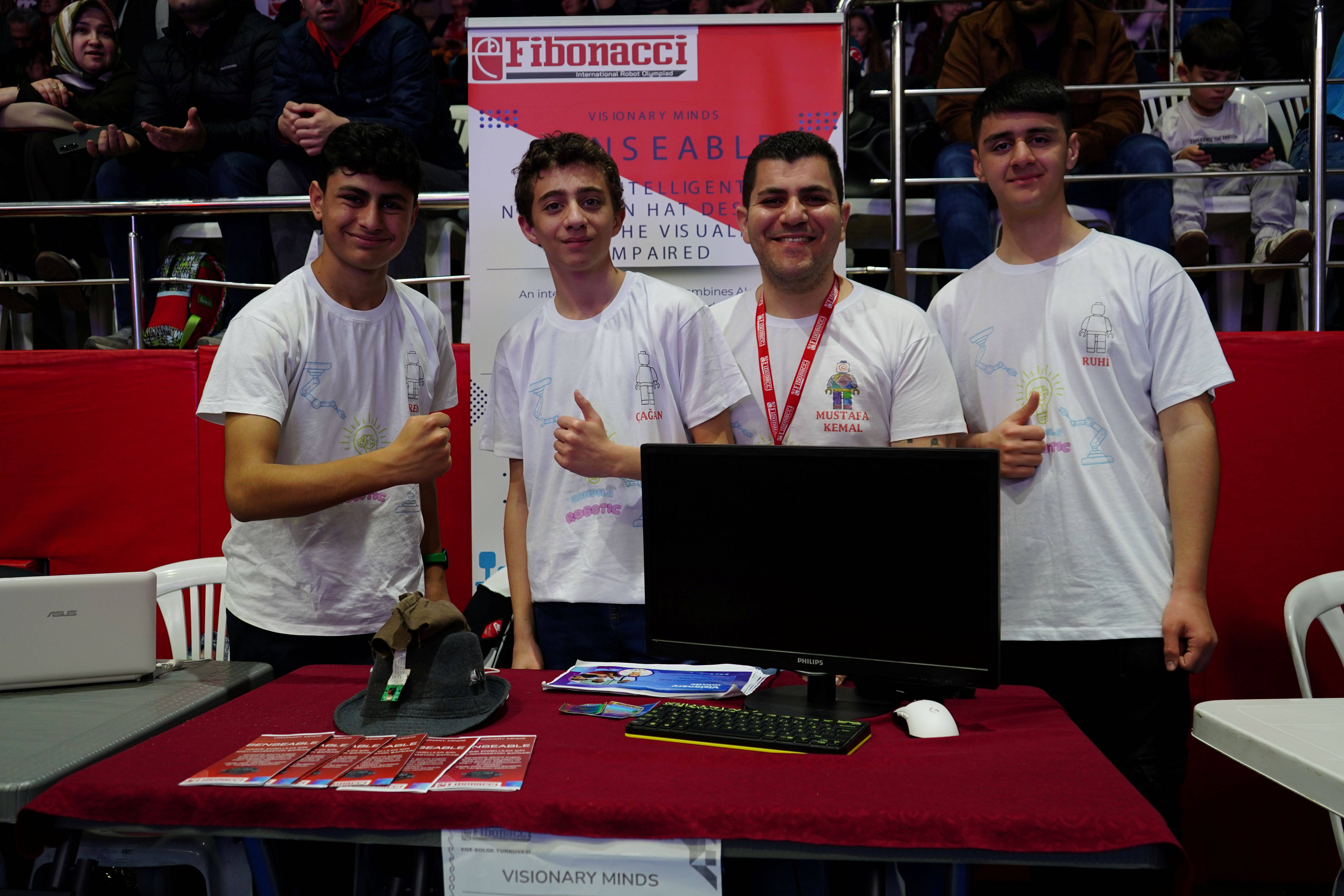 Öğrencilerimizden büyük başarı… Robotik kodlama ekibinden İzmir’de birincilik