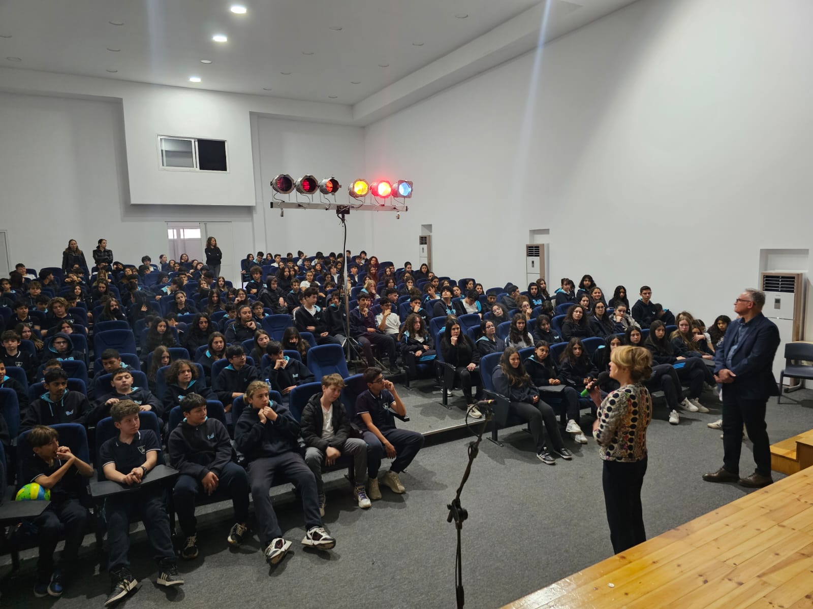 Rüya Taner, öğrencilerle bir araya geldi