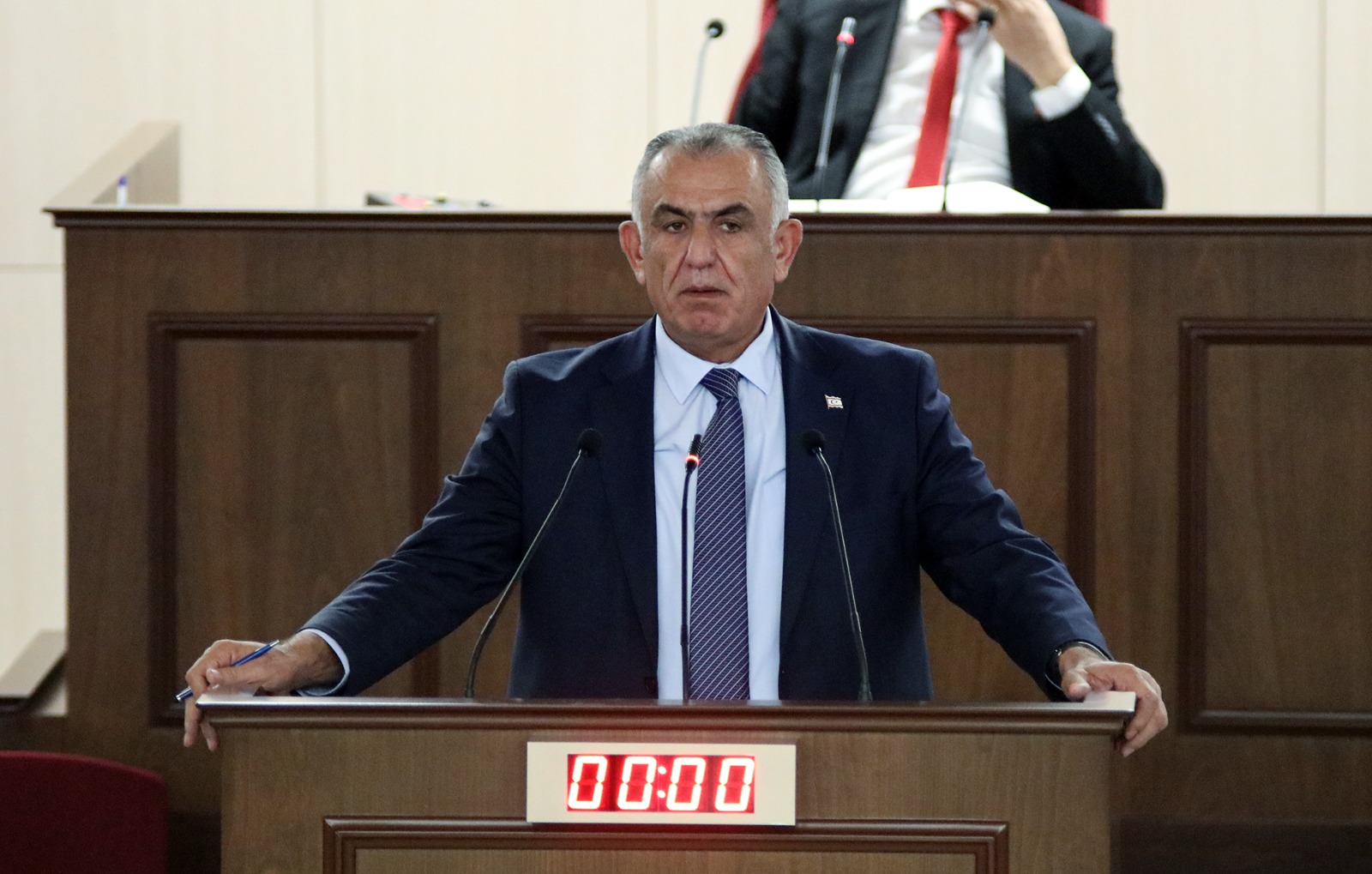 Çavuşoğlu: Kendilerine emanet edilen eğitimi kalkan gibi kullanıyorlar