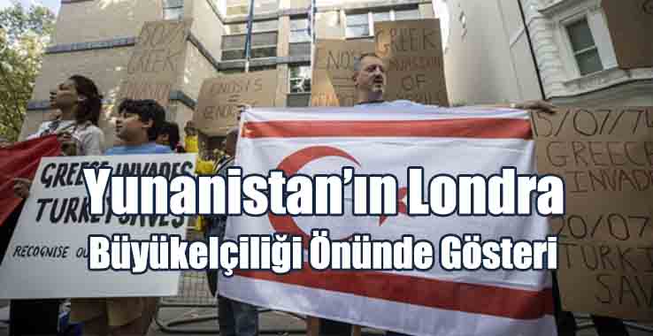İngiltere’deki Kıbrıslı Türklerden Protesto