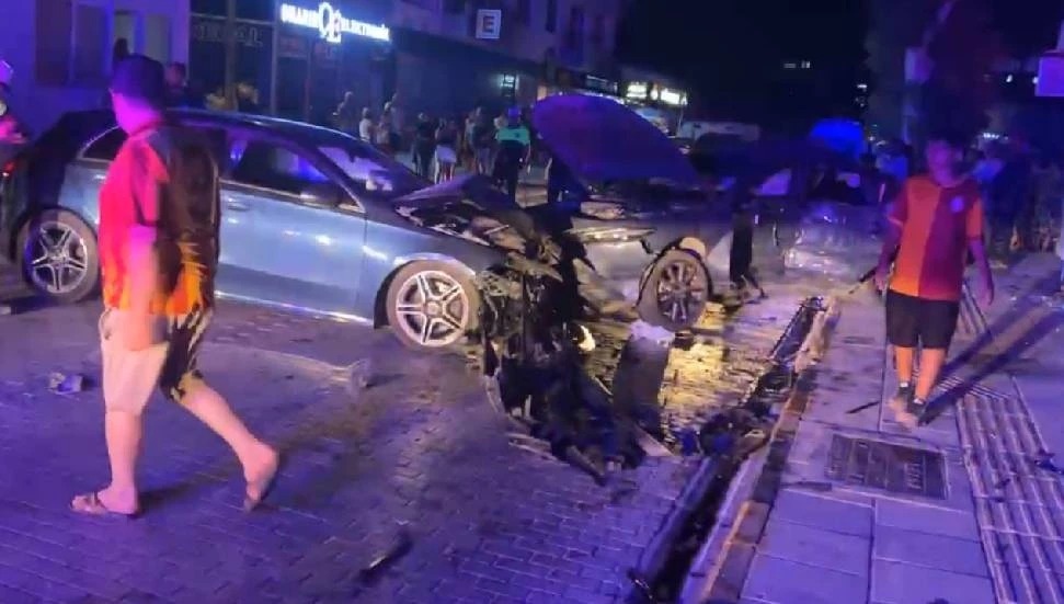 Lefkoşa'da feci kaza: 4'ü çocuk 8 yaralı!