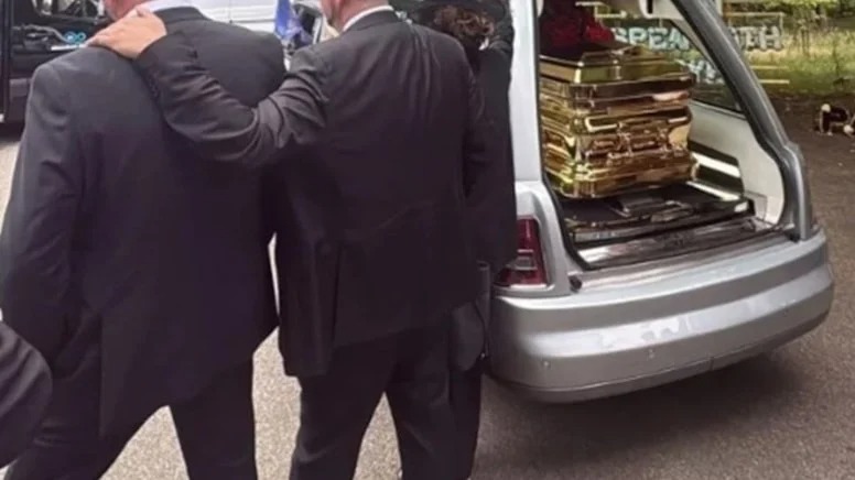 'Mezara mı götüreceksin' sözü gerçek oldu! Altın tabutla gömüldü