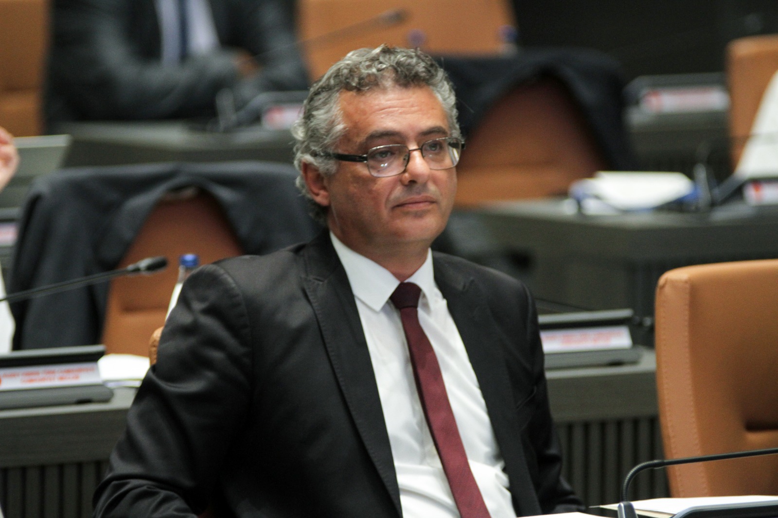 Erhürman’dan Arıklı’ya: Federasyonun anayasası olur, mülkiyet orada düzenlenir