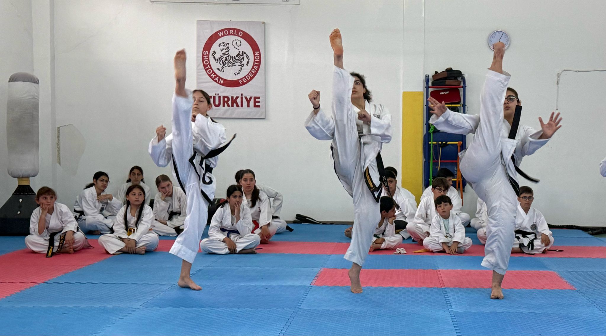 Taekwondocular 23 Nisan’ı kutladı