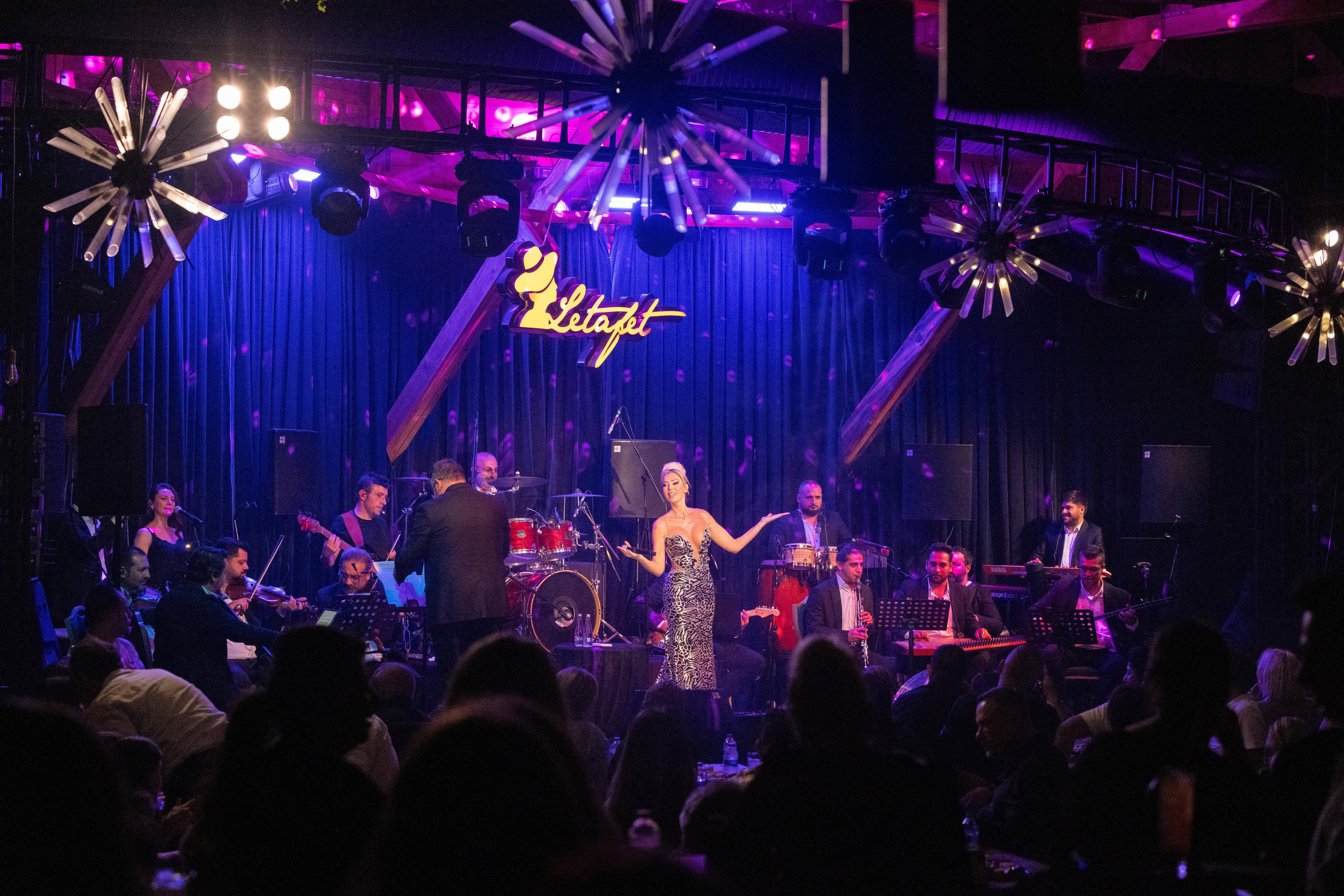 Petek Dinçöz’den Merit Park Hotel Letafet’te ışıltılı performans