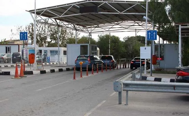 Sınır kapısında kaçak 200 av tüfeği fişeği ele geçirildi