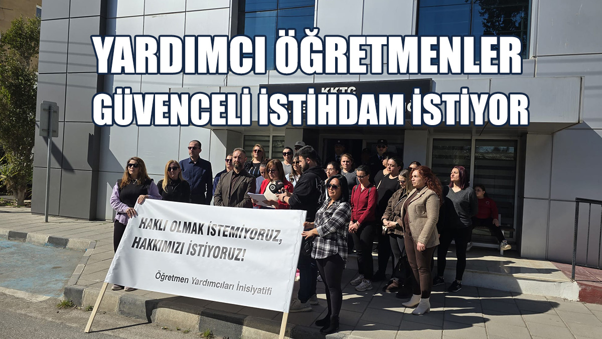 Öğretmen Yardımcıları İnisiyatifi Bakanlık Önünde Açıklama Yaptı