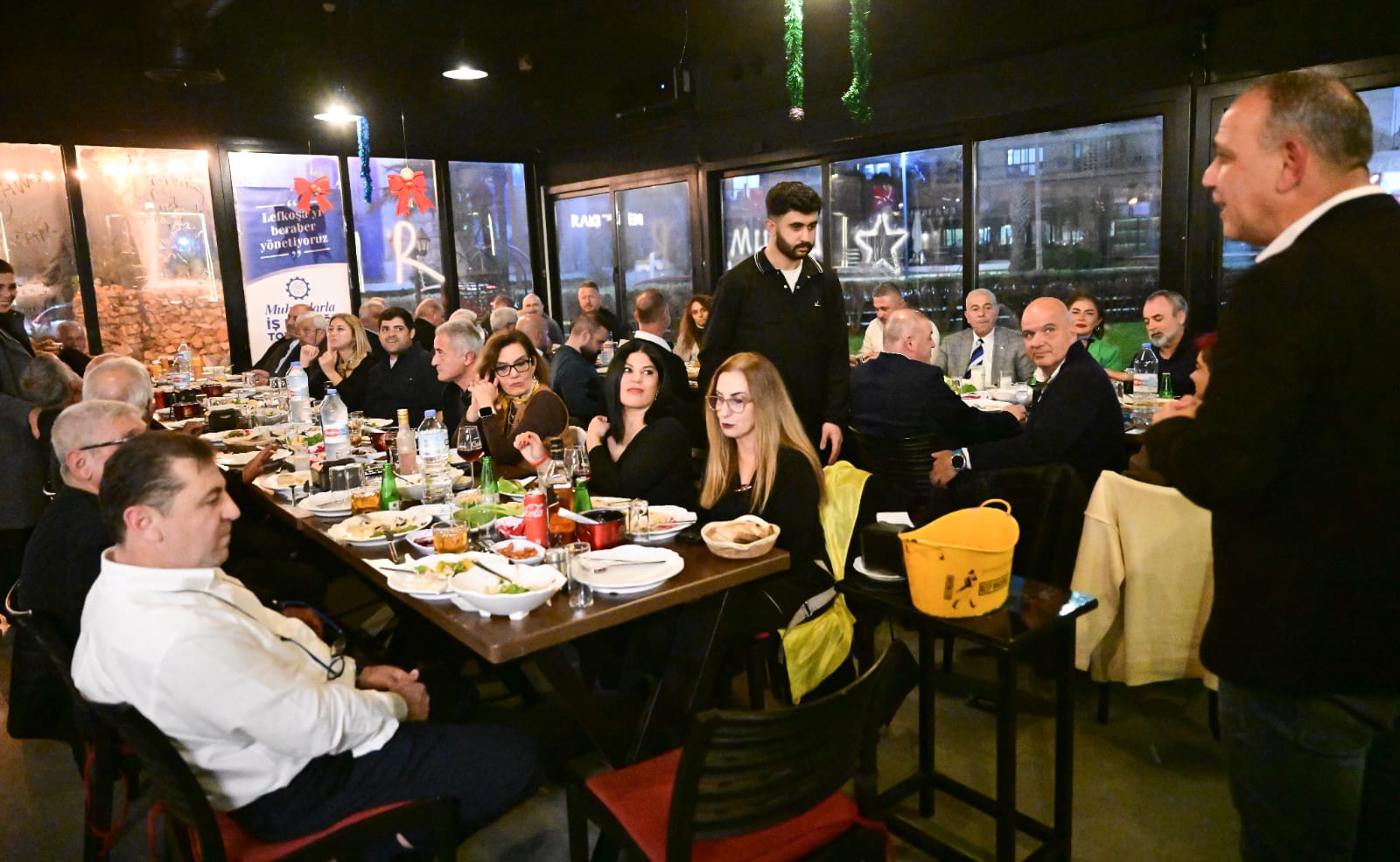 Harmancı, bölge muhtarları ve belediye meclis üyeleriyle bir araya geldi