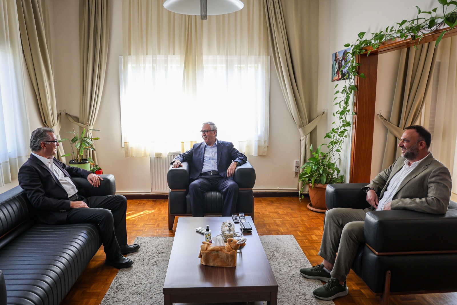 Erhürman’dan eski Cumhurbaşkanlarına özel ziyaretler