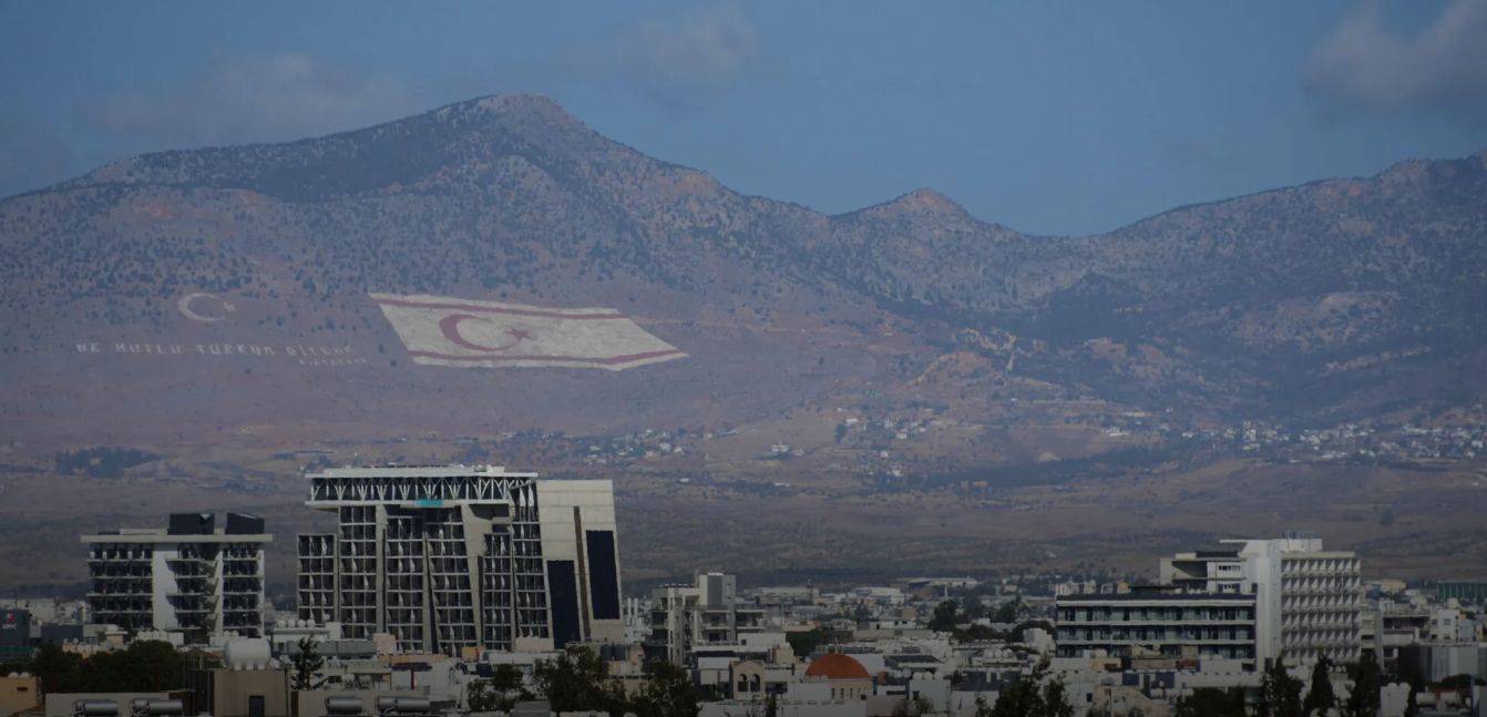 Macaristan uyruklu bir kişi KKTC’deki eski Rum taşınmazlarını suiistimal iddiasıyla tutuklandı