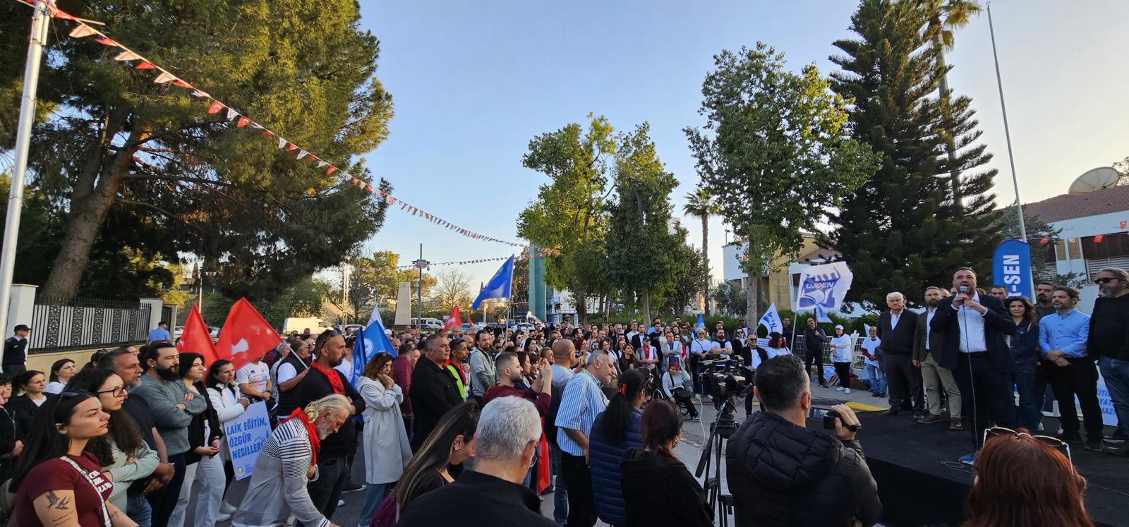 Başörtüsü düzenlemesine karşı eylem beşinci gününde