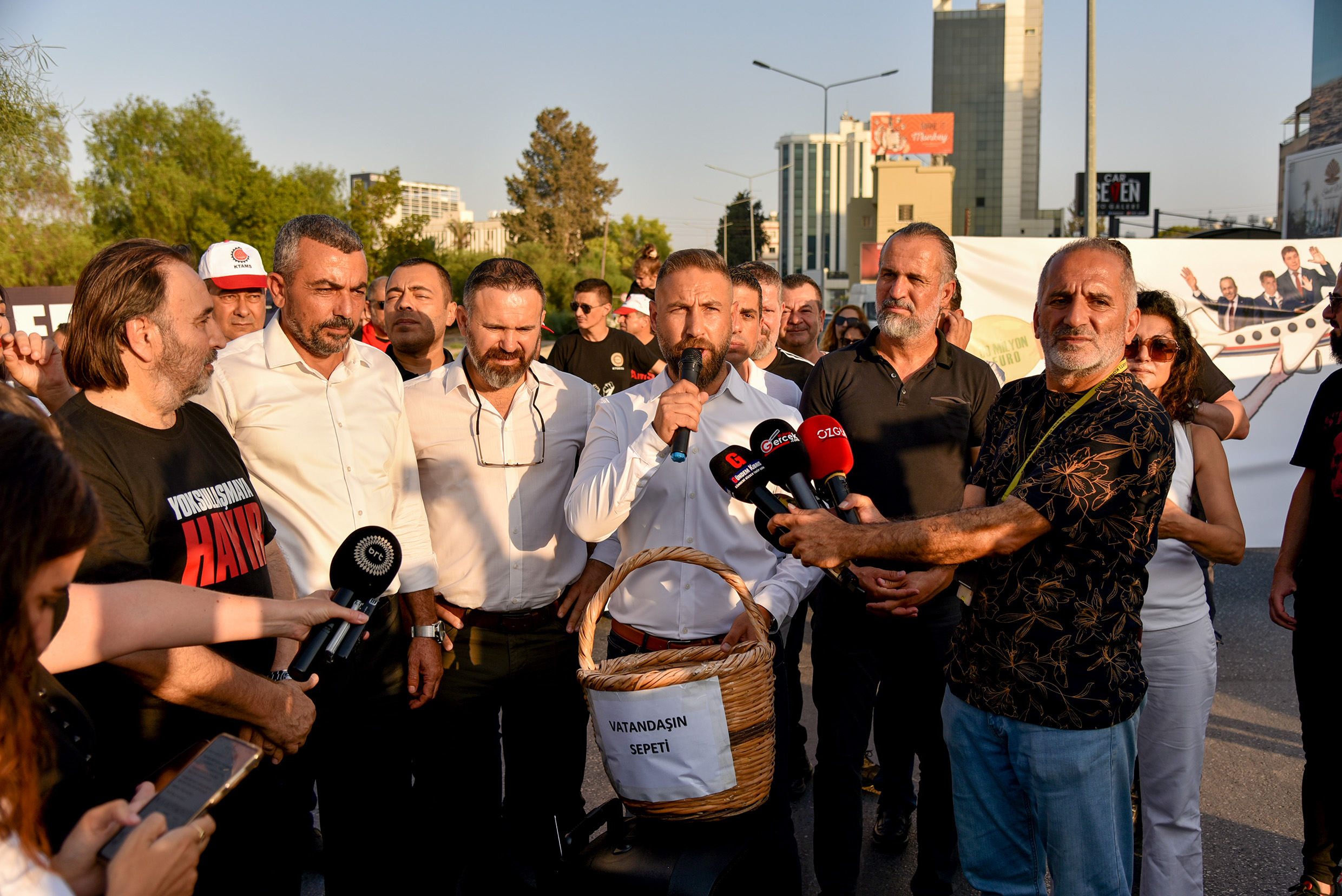 Maviş: Göç Yasası kaldırılmalı, eşit işe eşit ücret derhal sağlanmalıdır