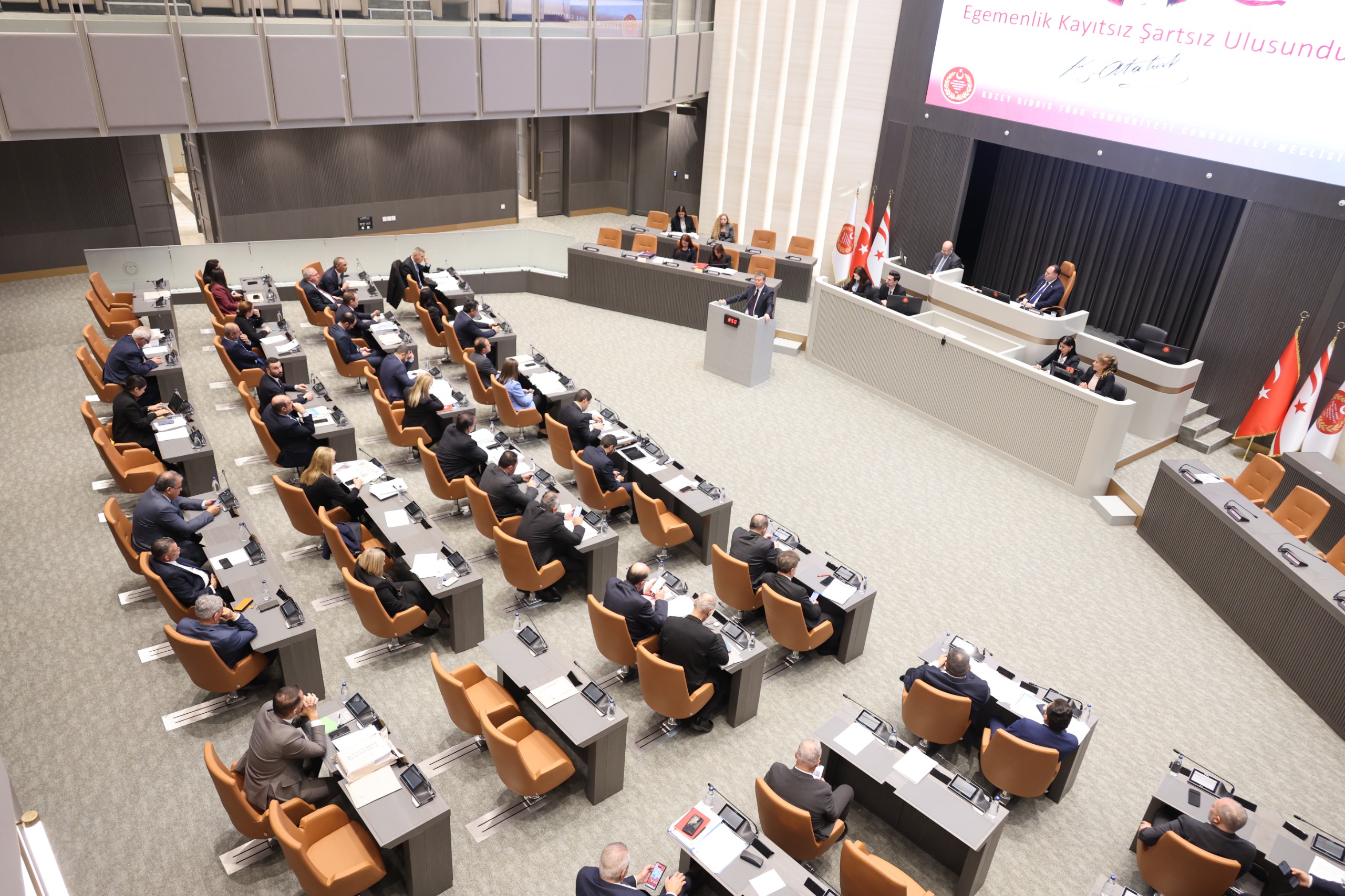 Meclis olağanüstü toplandı: İade edilen Seçim Yasası yeniden görüşülecek