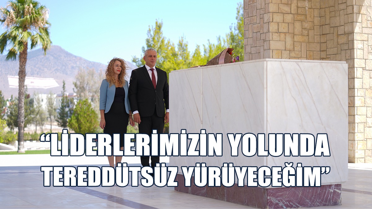 Taçoy, Küçük İle Denktaş’ın Anıt Mezarlarını Ziyaret Etti