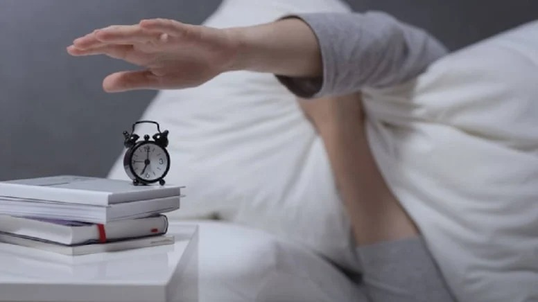 Sabah alarmını erteleyenlere kötü haber: Sandığınız kadar masum değil