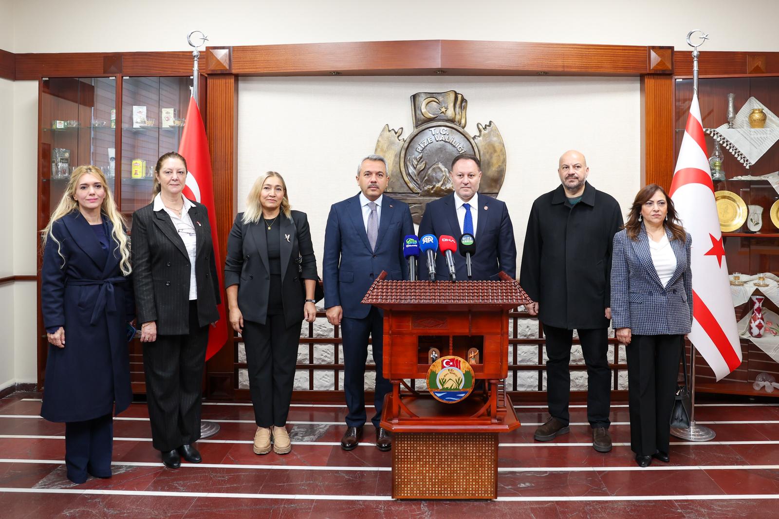 Öztürkler: Kıbrıs Türk halkının geleceği, Türkiye ile omuz omuza ilerlemekten geçiyor