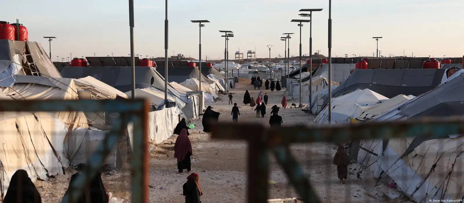 Suriye'deki Hol Kampı'ndan 22 bin kişi Irak'a nakledildi