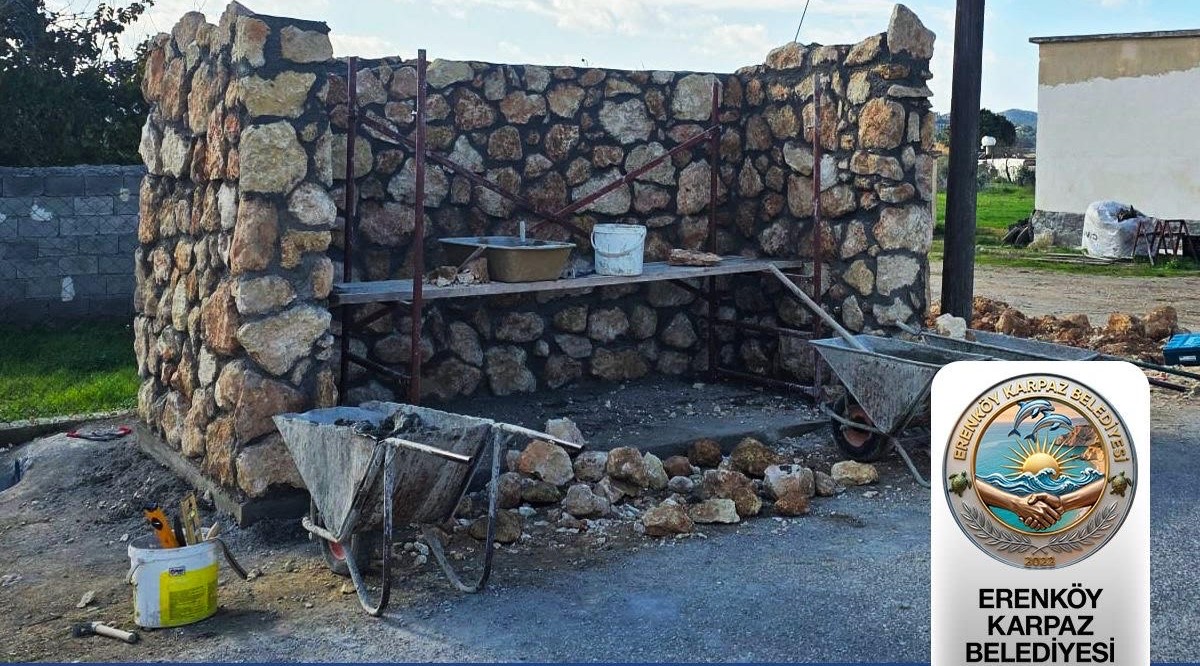 Dipkarpaz’a taş otobüs durakları inşa edildi