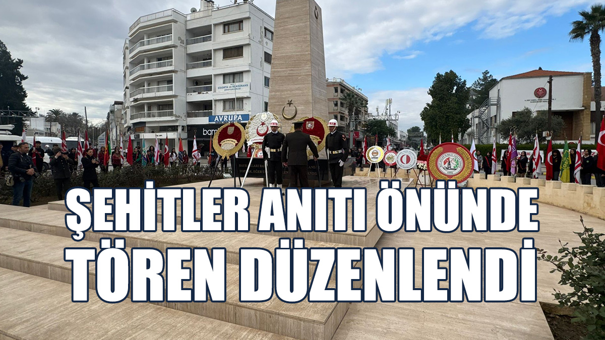 Şehitler Anıtı Önünde Tören Düzenlendi