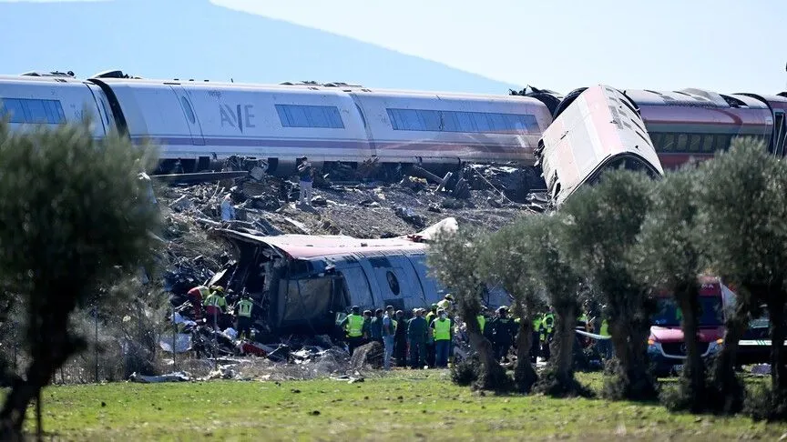 68 kişi yaşamını yitirdi…  Tren kazasında 17 dakika detayı şoke etti