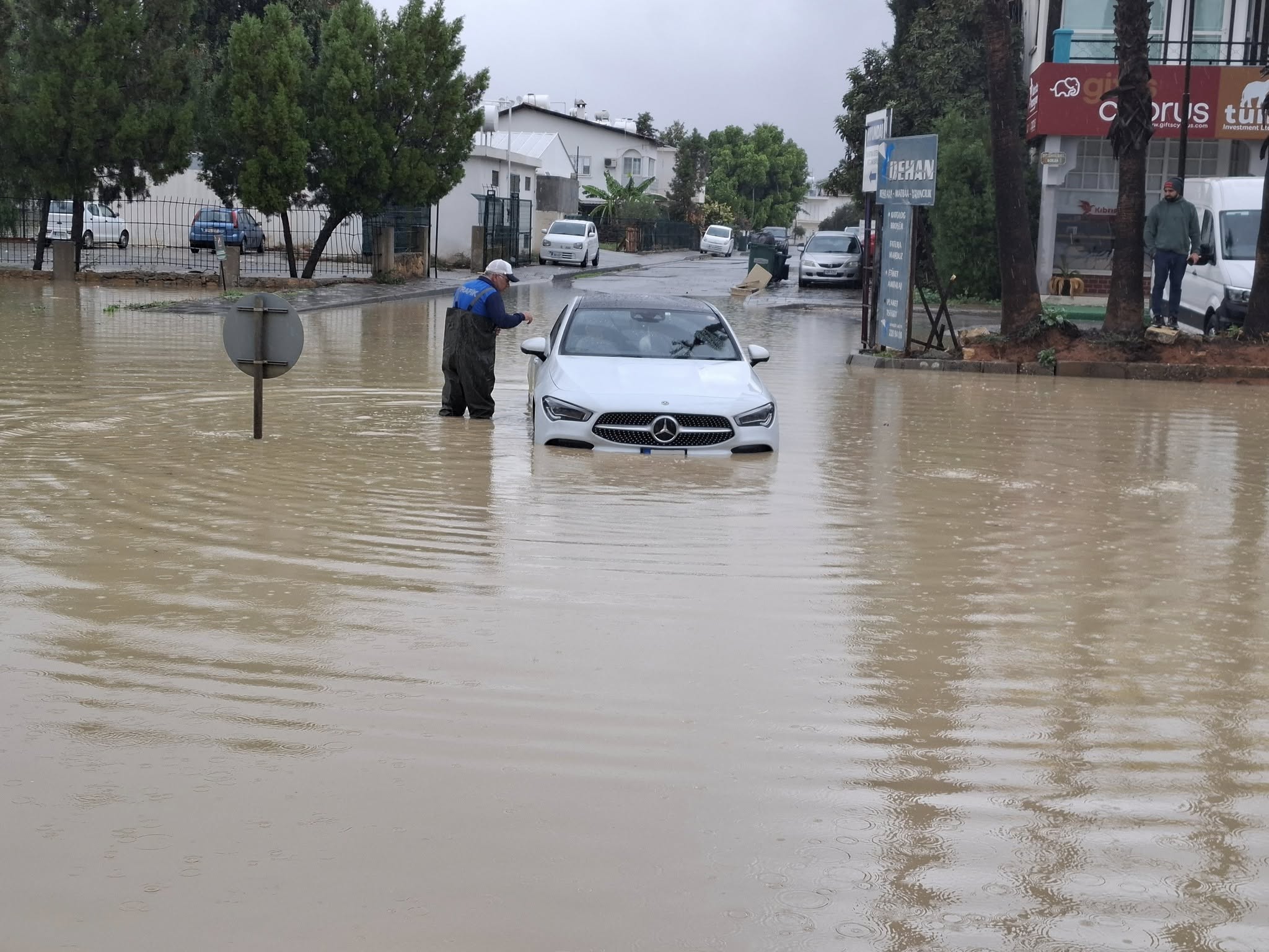 Harmancı: 300’ün üzerinde personelle zorlu bir geceye hazırlanıyoruz