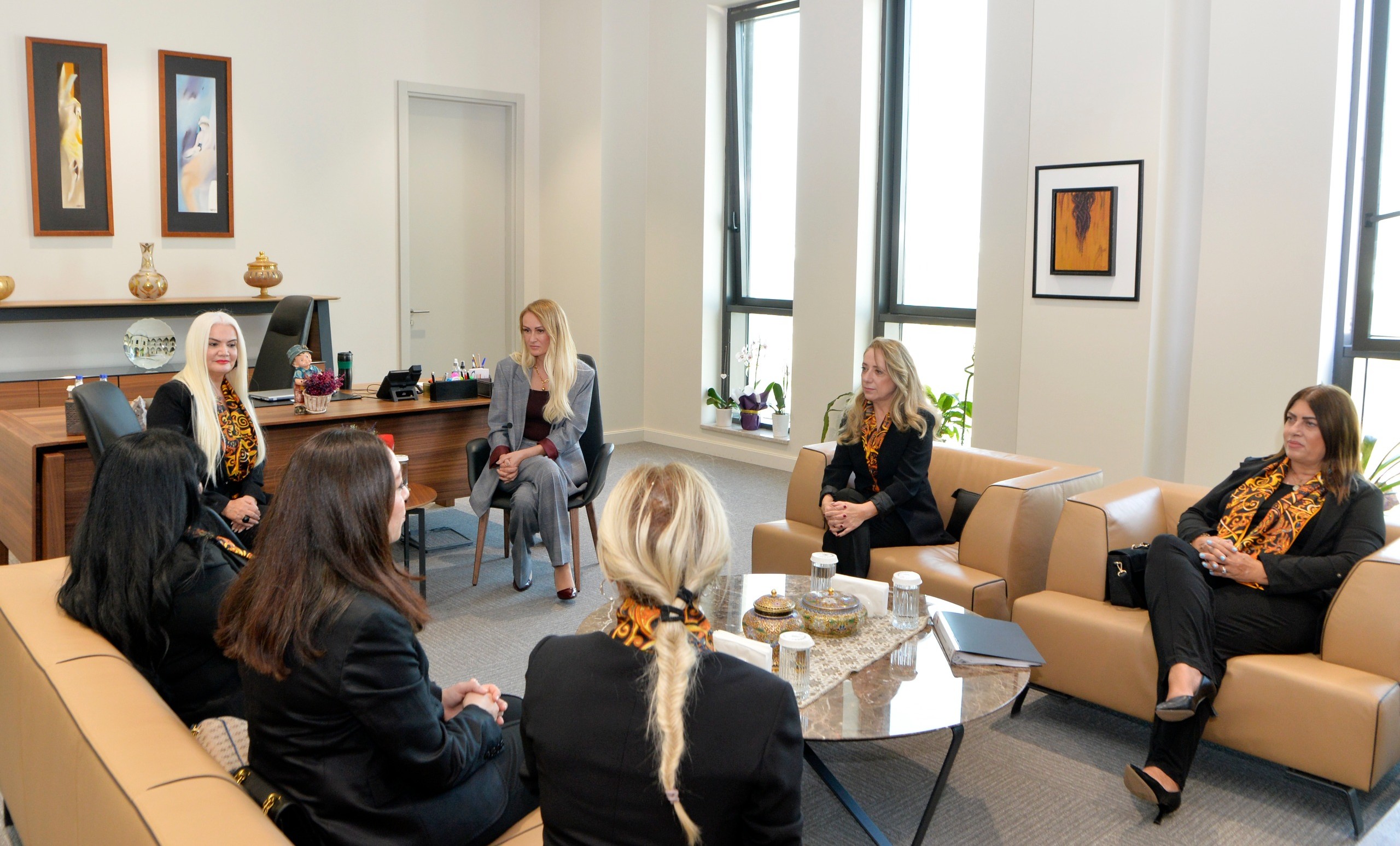 Nilden Bektaş Erhürman, girişimci kadınlarla görüştü