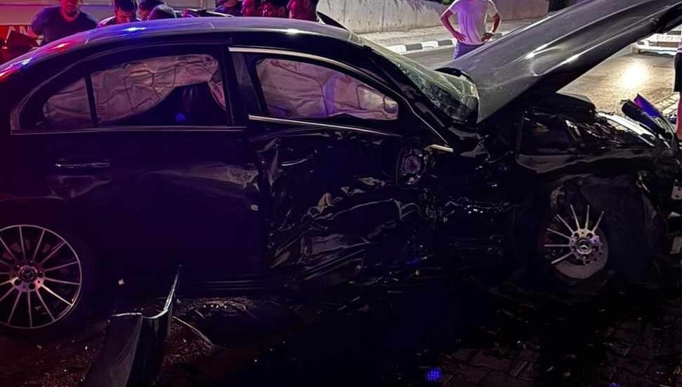 Beylerbeyi’nde iki araç çarpıştı: 5 yaralı
