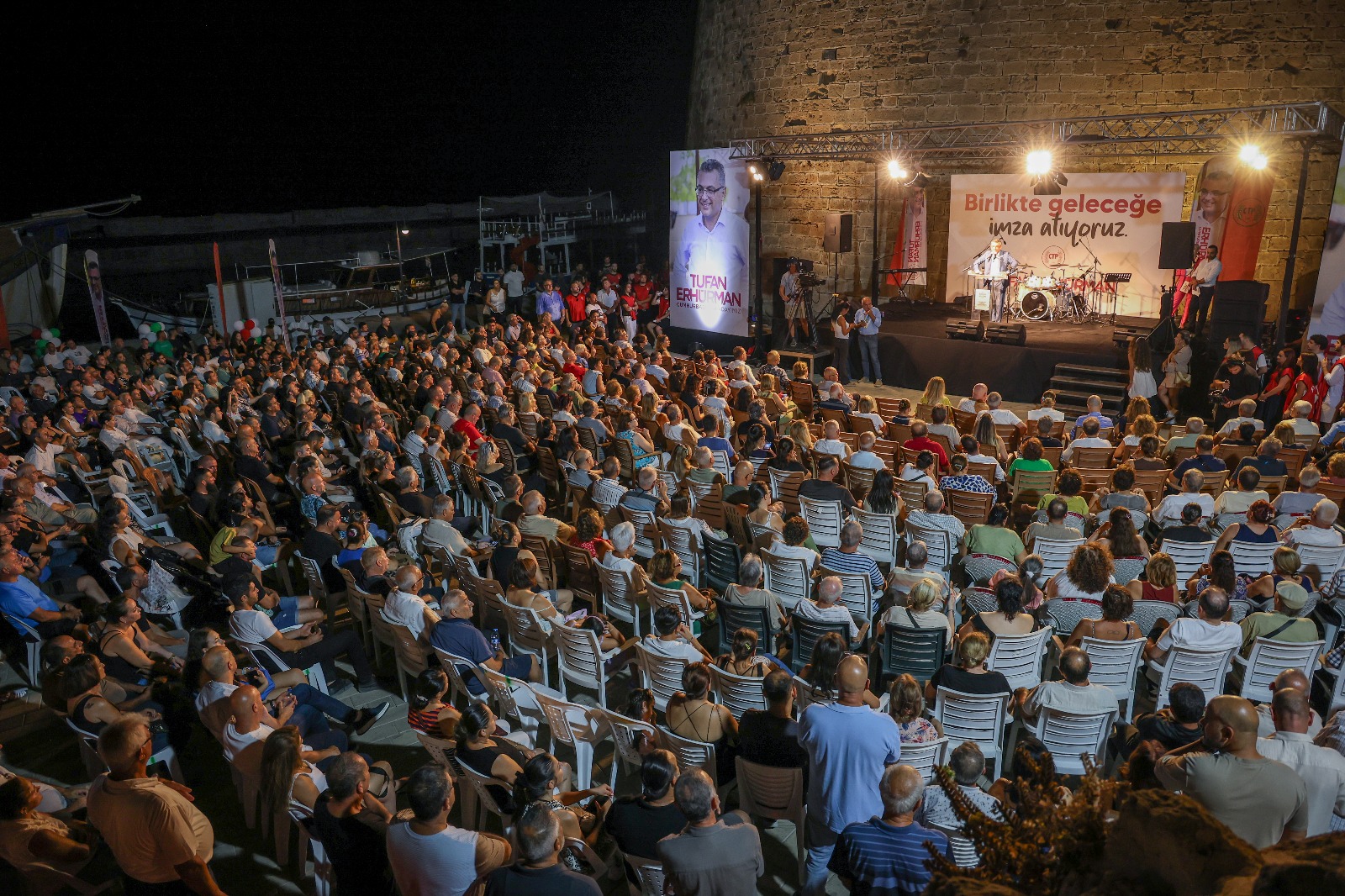 Erhürman: Gönülleri kazana kazana, gümbür gümbür geliyoruz