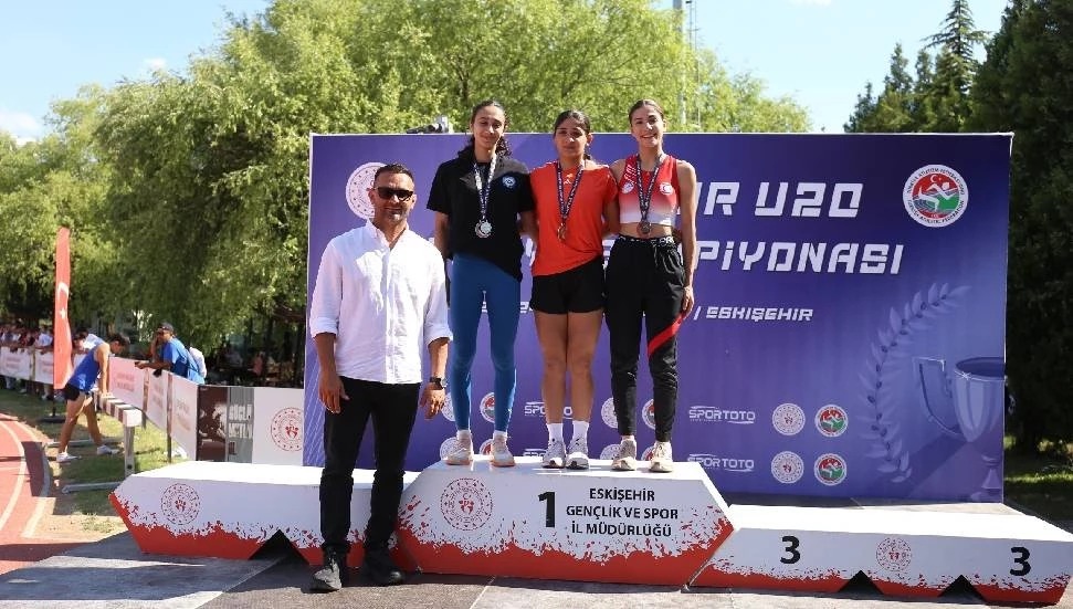 Ecem Nehir Çelik, Türkiye üçüncüsü oldu