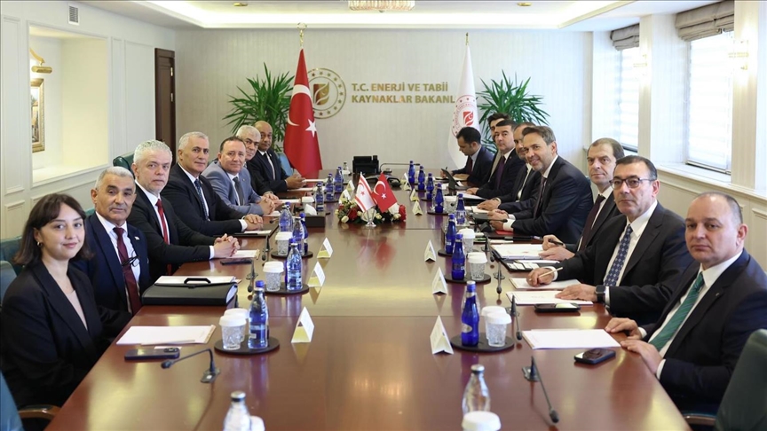 Bayraktar, Amcaoğlu ile görüştü