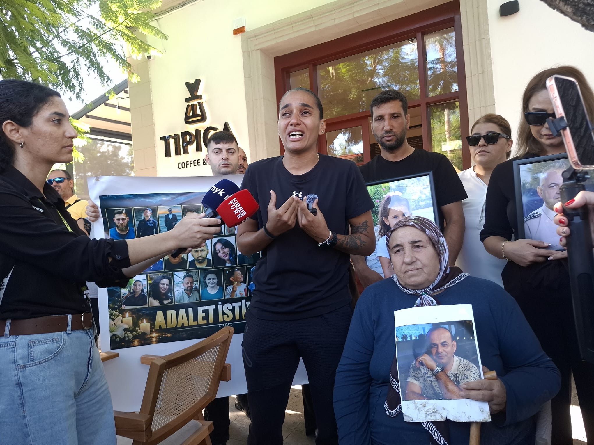 Aileler, Girne Mahkemesi önünde çağrı yaptı: Esas suçluları mahkemeye getirsinler
