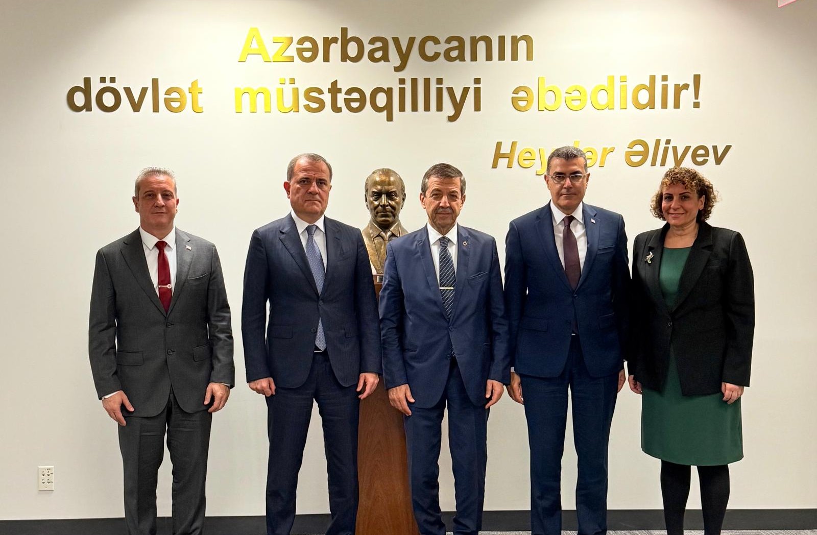 Ertuğruloğlu, New York'ta DiCarlo ve Bayramov ile görüştü