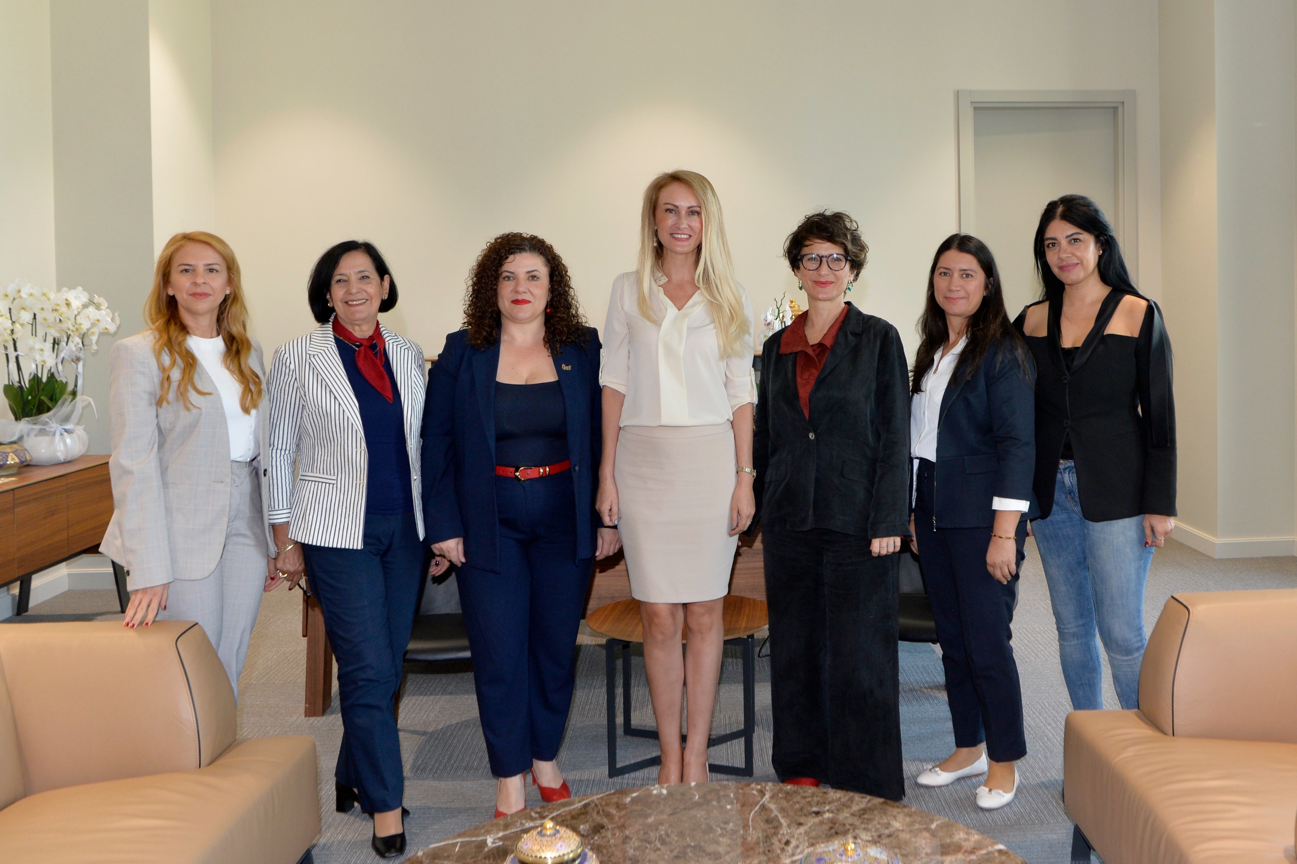 Nilden Bektaş Erhürman, İş Kadınları Derneği yönetimiyle görüştü