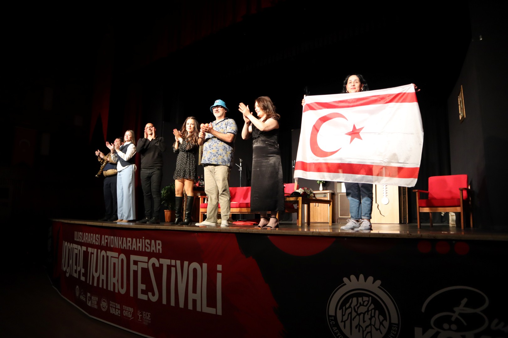 “Hırsız Var” oyunu Afyonkarahisar’da sahnelendi