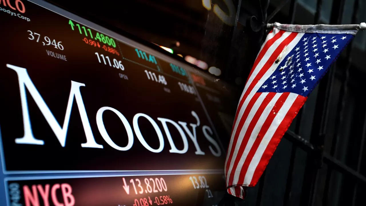 Moody's, ABD'nin kredi notunu düşürdü