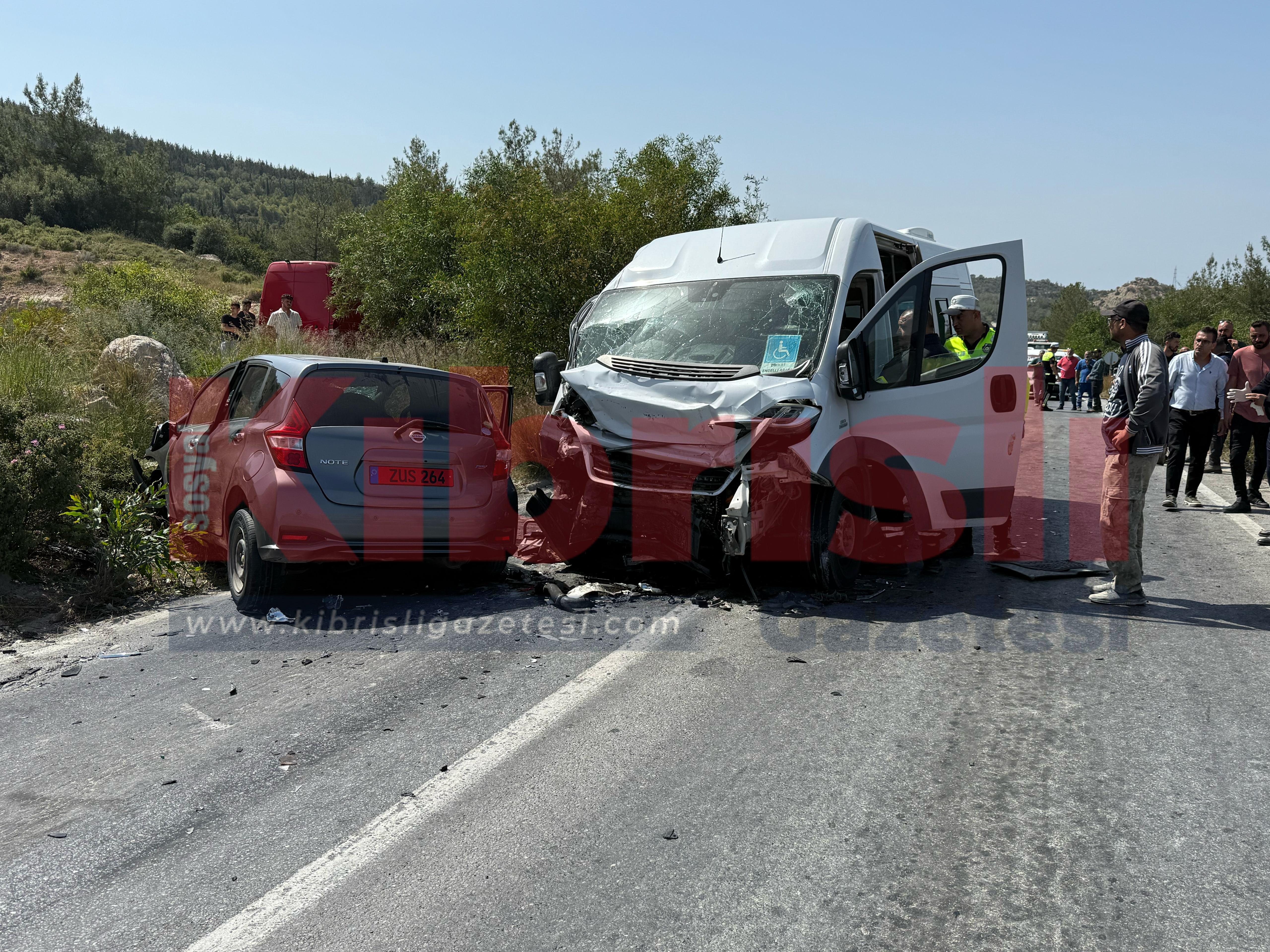 Arapköy yakınlarında katliam gibi kaza: 2 kişi hayatını kaybetti, 9 kişi yaralandı