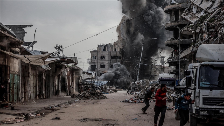 İsrail, ateşkesi ihlal ederek Gazze Şeridi'ne saldırılarını sürdürdü