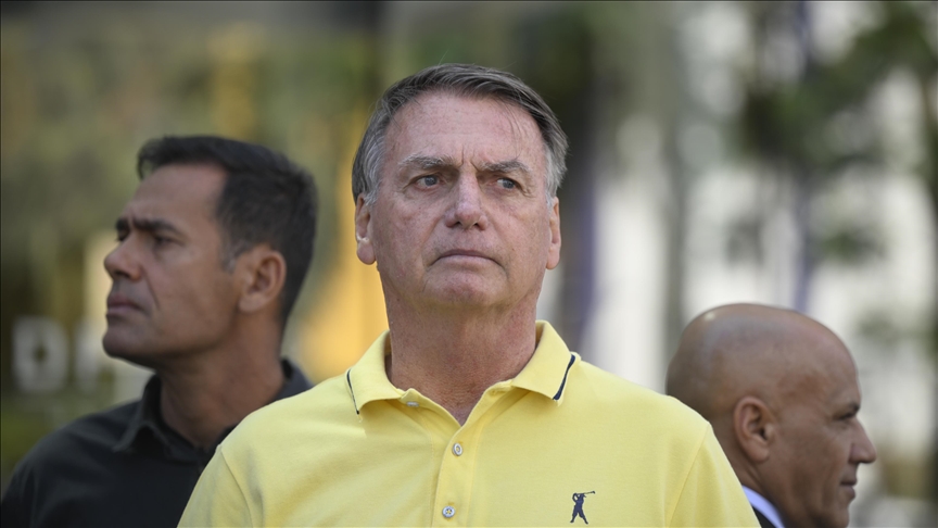 Bolsonaro'ya darbe girişimi suçundan 27 yıl 3 ay hapis cezası verildi