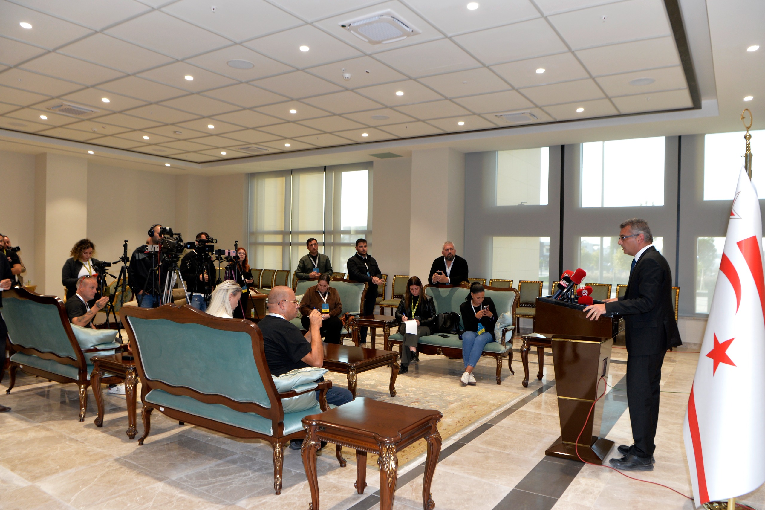 Erhürman’ın Siyasi Partiler Konseyi ile toplantısı sona erdi