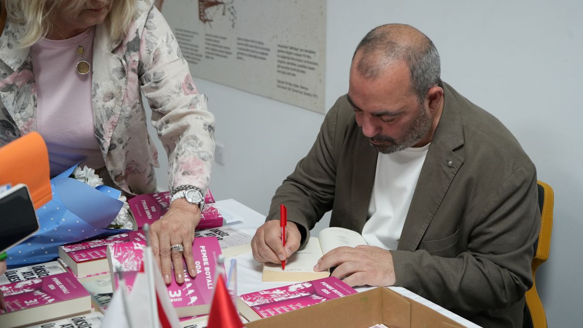 Gazeteci yazar Başaran Düzgün, öğrencilerle bir araya geldi
