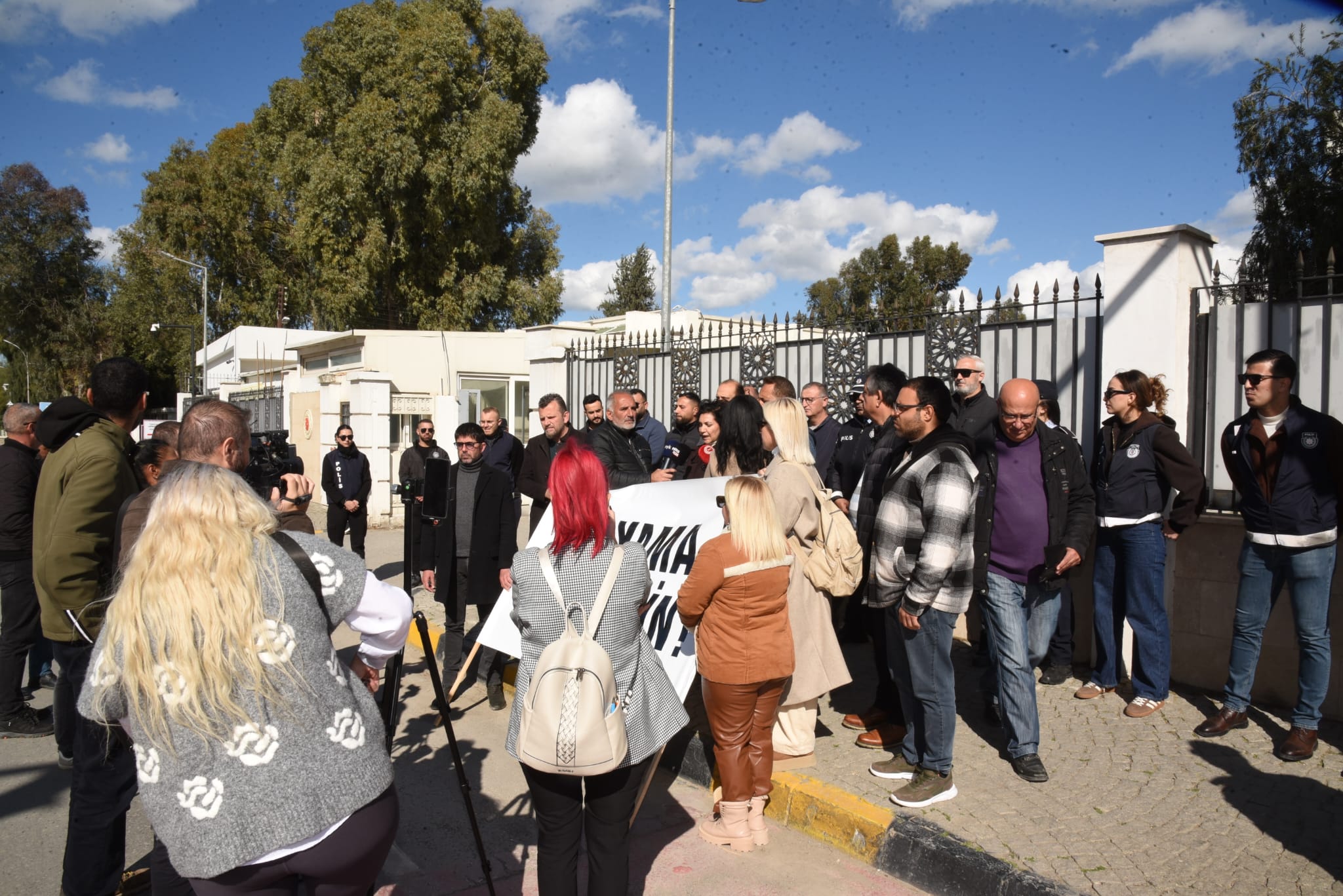 "Kıbrıslı Türkler, "Kıbrıs Cumhuriyeti"nin eşit ortağı olmaktan çıkarılma sürecinde"