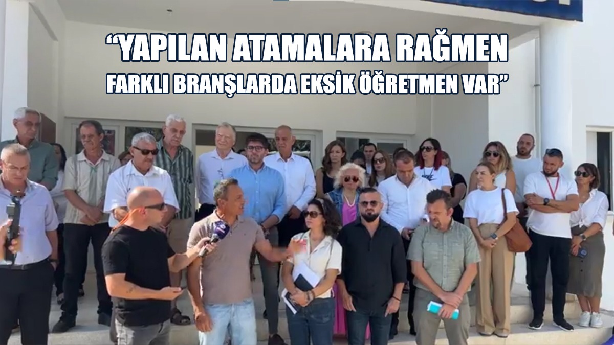 KTOEÖS, Lefke Gazi Lisesi Önünde Basın Açıklaması Yaptı