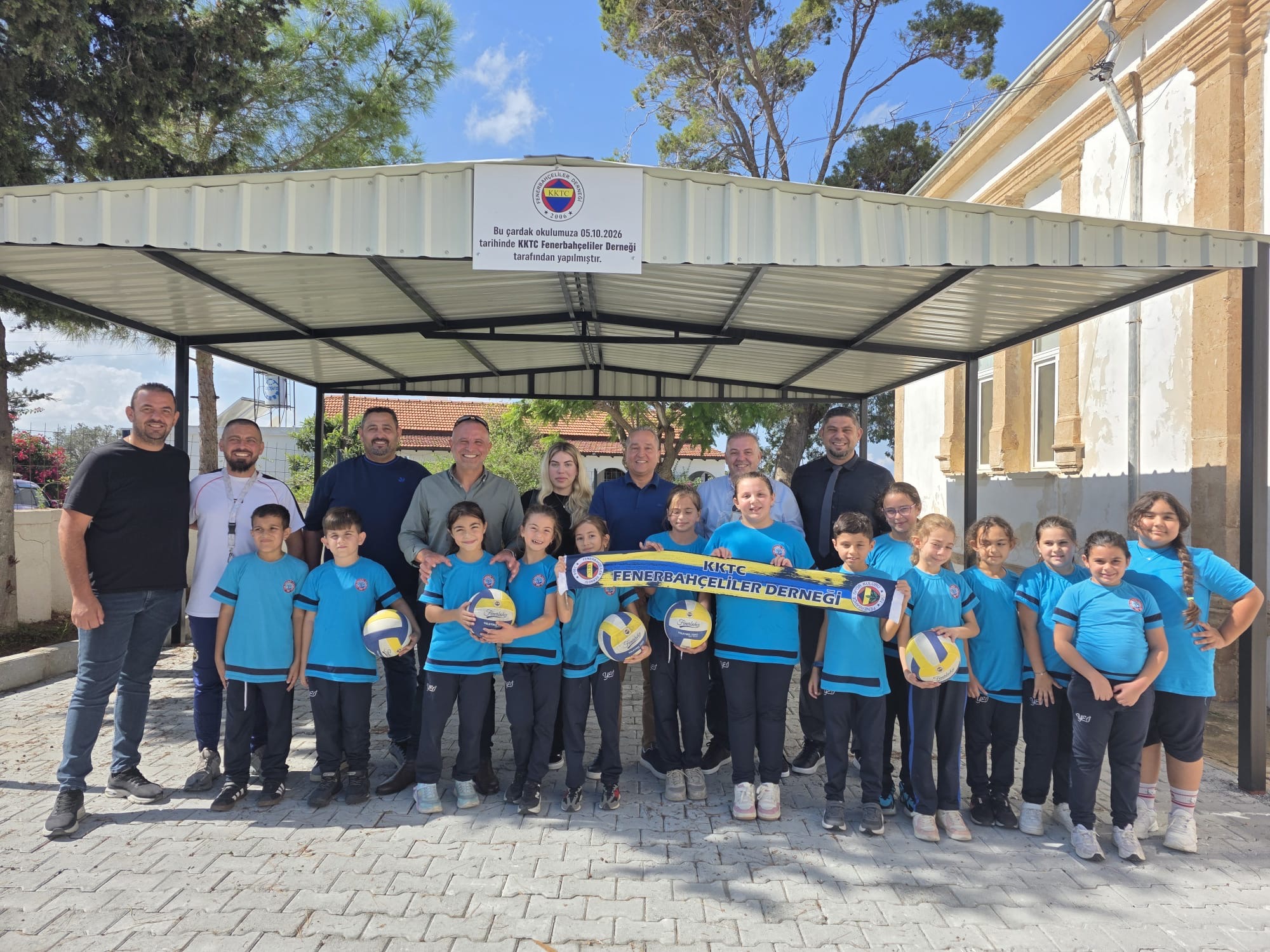 Fenerbahçeliler Derneği’nden Yeni Erenköy İlkokulu’na çardak