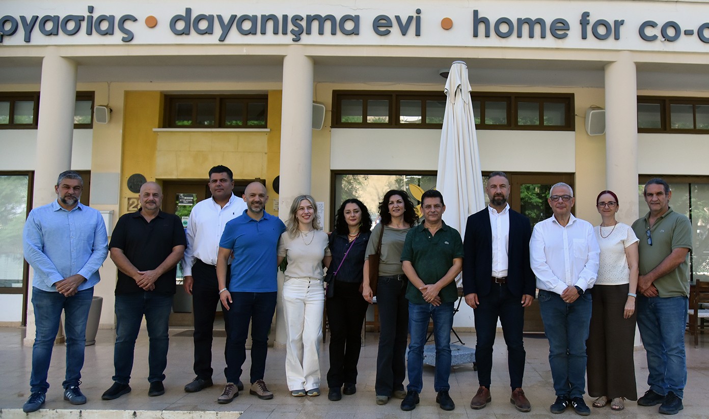 Kıbrıslı Türk ve Rum öğretmenlerden ortak çağrı: Eğitime yatırım, adil ücret ve güvenceli istihdam