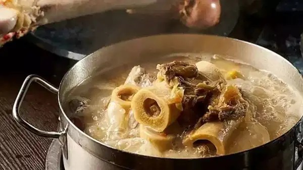 Kış aylarının sağlık bombası: Kemik suyu çorbası tarifi