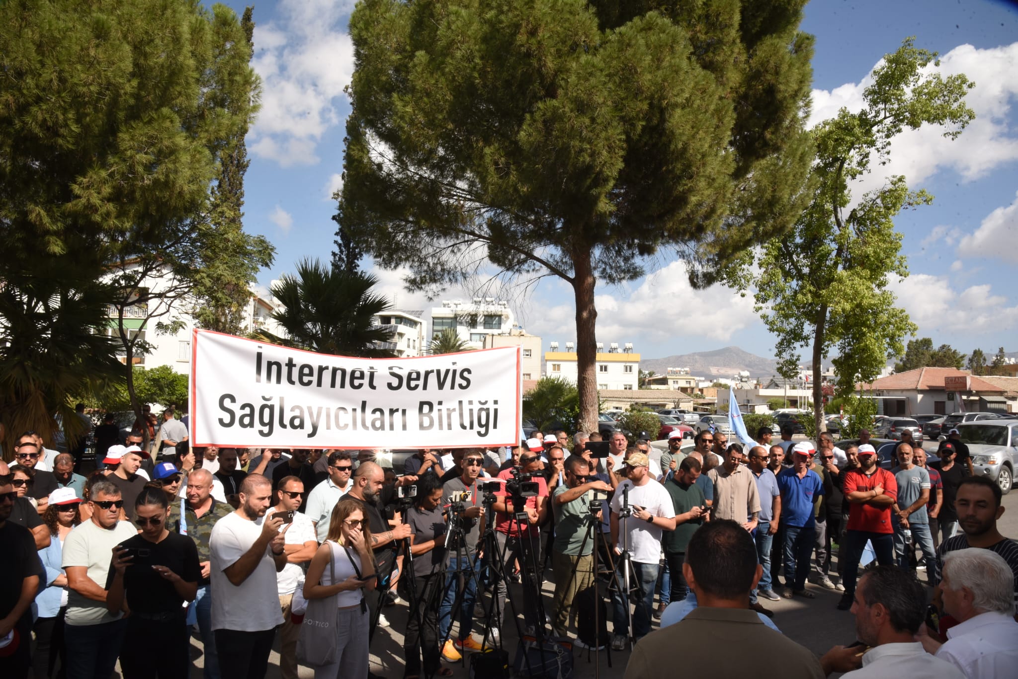 Üredi: Halkın parasıyla kimse kirli işler yürütemez