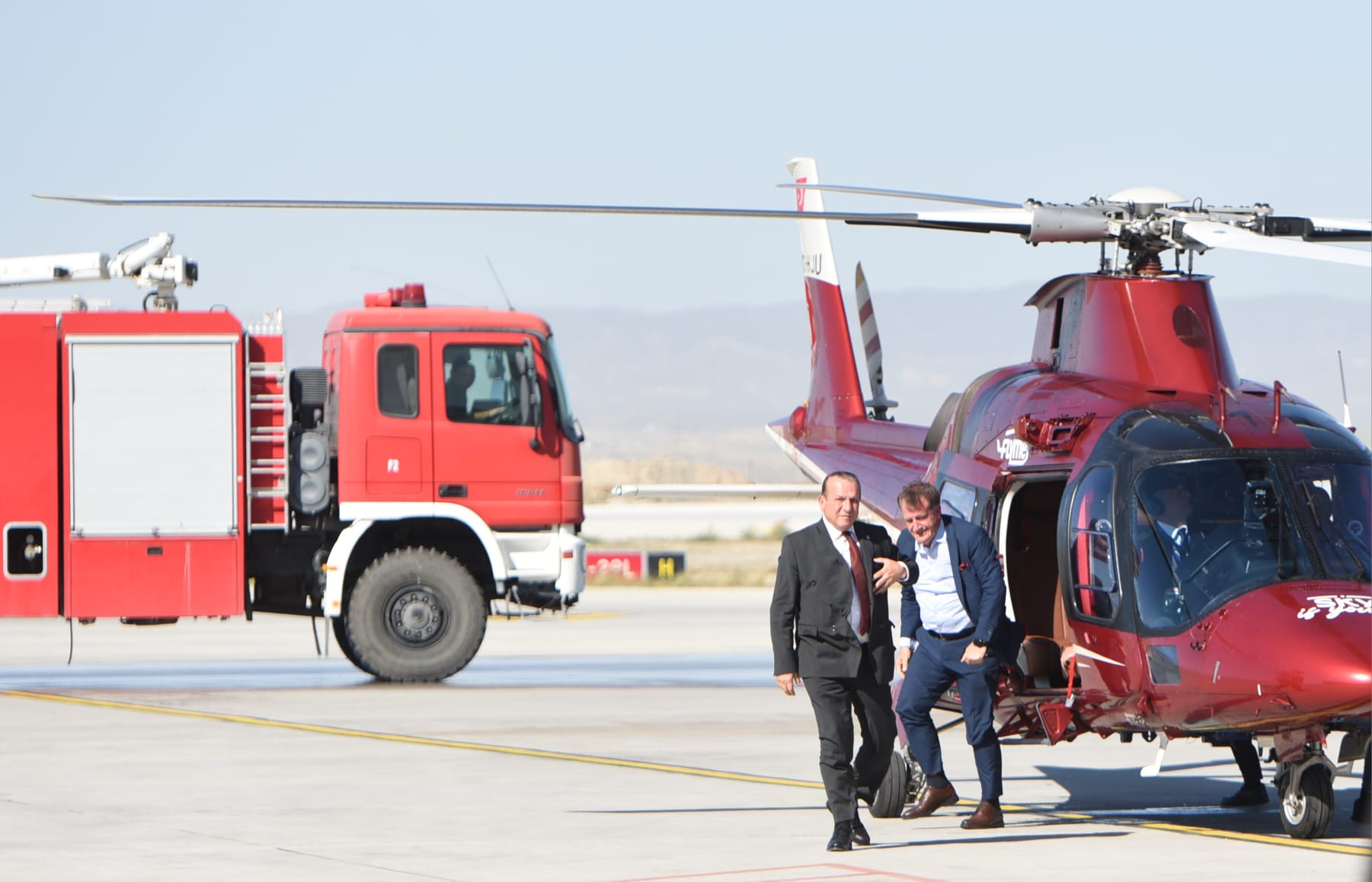 Ataoğlu ve Arıklı, helikopter ile Ercan’na iniş yaptı