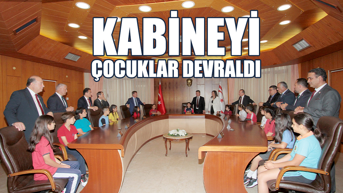 Bakanlar Kurulu Toplantısında Bakanlık Koltukları Çocuklara Devredildi