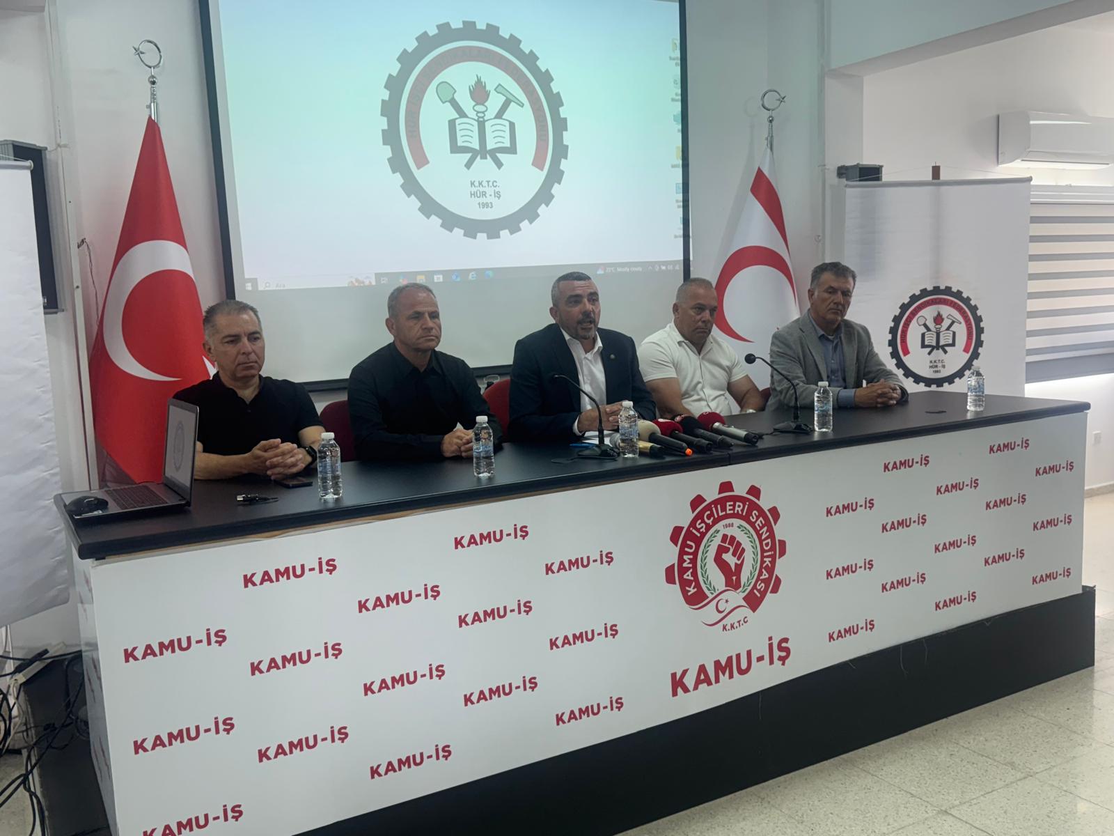 "Başörtüsü tüzüğü mücadelesinde geri adım yok, ayrıştırıcı söylemlerden uzak durulmalı"