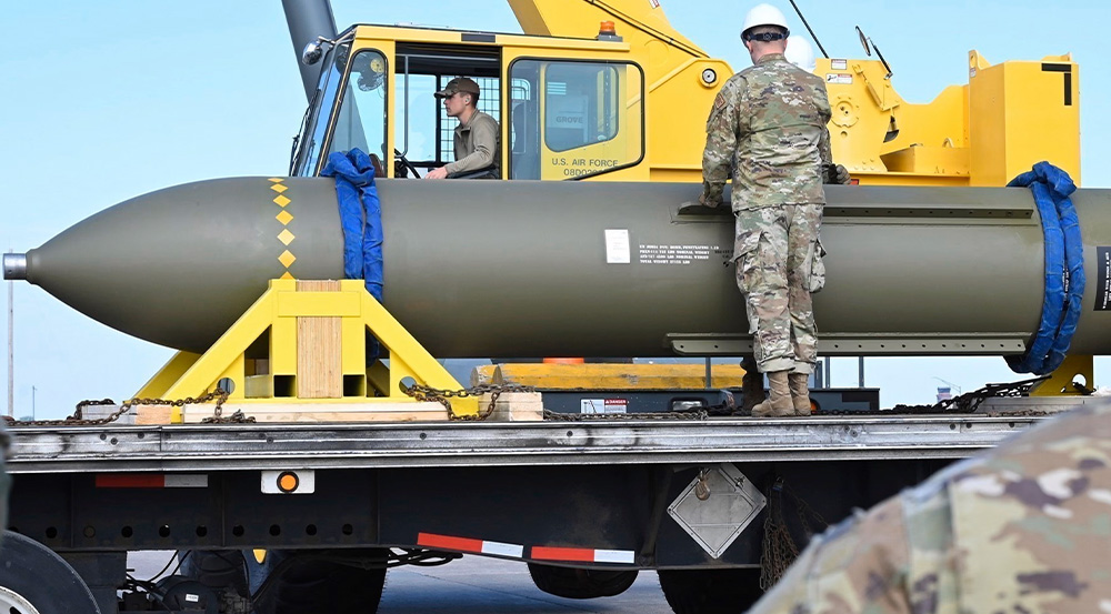 Trump'tan Pentagon'a "derhal" nükleer silah testlerine başlama talimatı